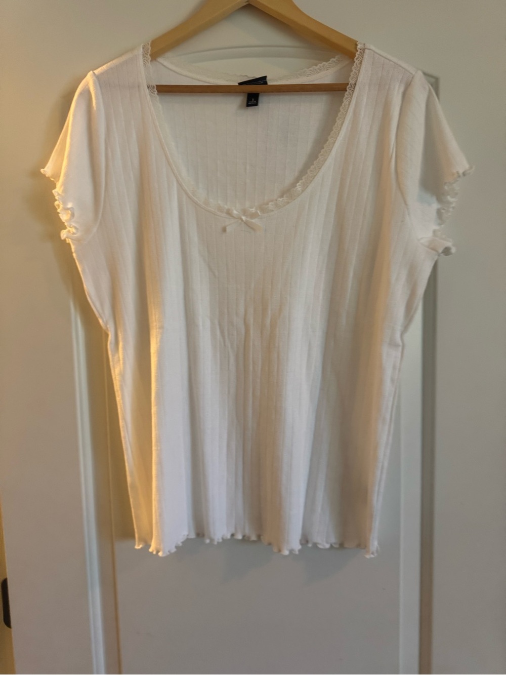 Women's White Ribbed Lace-Trim Scoop Neck Camisole